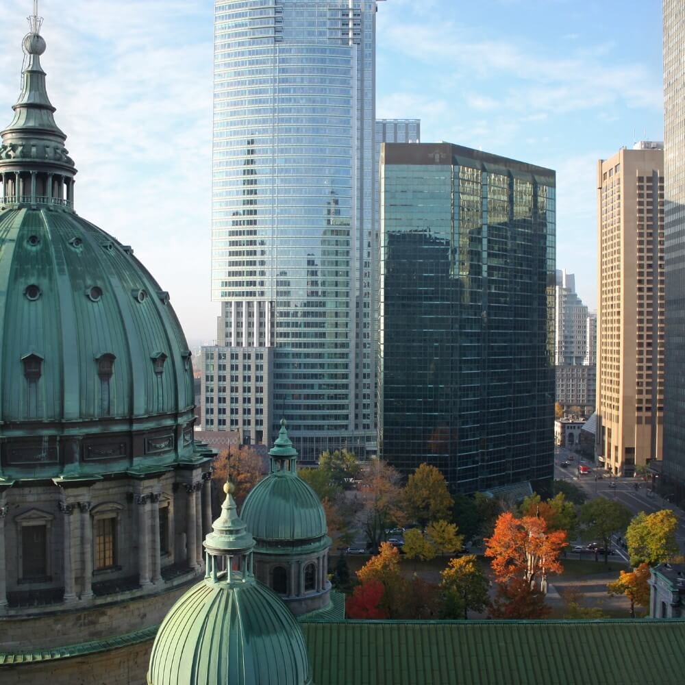 Montréal skyline representing custom beverage packaging supply across Montréal and surrounding areas
